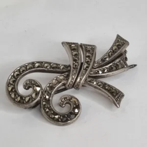 ANTIGUO BROCHE PENDEDOR PLATA Y MARQUESITAS NUDO