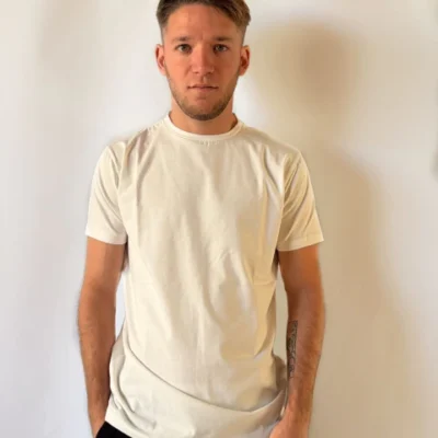 REMERA REGULAR GRECIA BLANCO