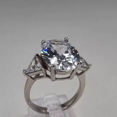 IMPORTANTE ANILLO CUBIC BAGUETTE COMPROMISO K5075 — Joyería Debernardi, Bahía Blanca
