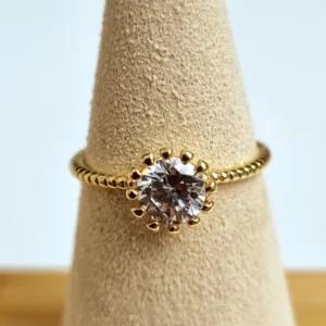 ANILLO COMPROMISO ENCHAPADO EN ORO Y CUBIC