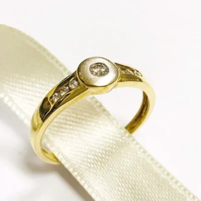 ANILLO COMPROMISO ENCHAPADO EN ORO Y CUBIC