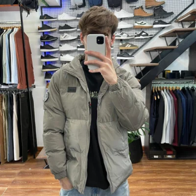 Campera Puffer impermeable con interior de pluma sintética