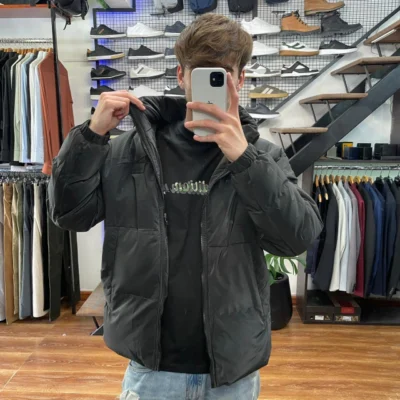 Campera Puffer impermeable con interior de pluma sintética