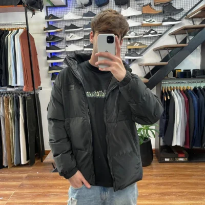 Campera Puffer impermeable con interior de pluma sintética