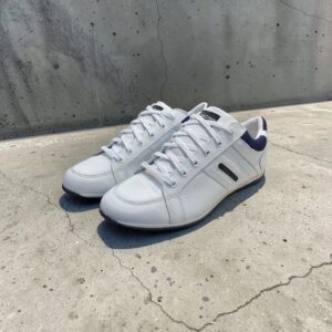 Zapatilla concept, cuero vacuno, con suela antideslizante.