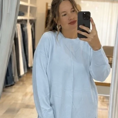 Sweater Hathor - celeste — Casa Blanca Showroom, Bahía Blanca