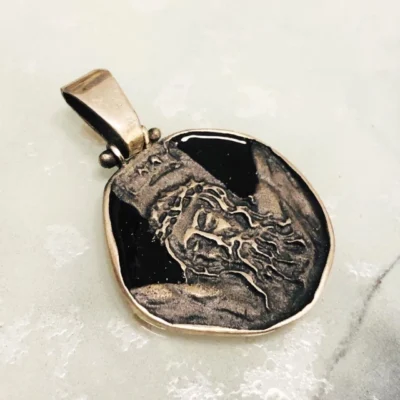 MEDALLA PLATA Y ORO CON VIRGEN GUADALUPE COD 7014K