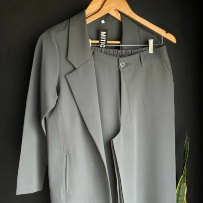 BLAZER SIENNA // BLUSA BRUNA // PANTALON SIENNA — Mitica Showroom, Bahía Blanca