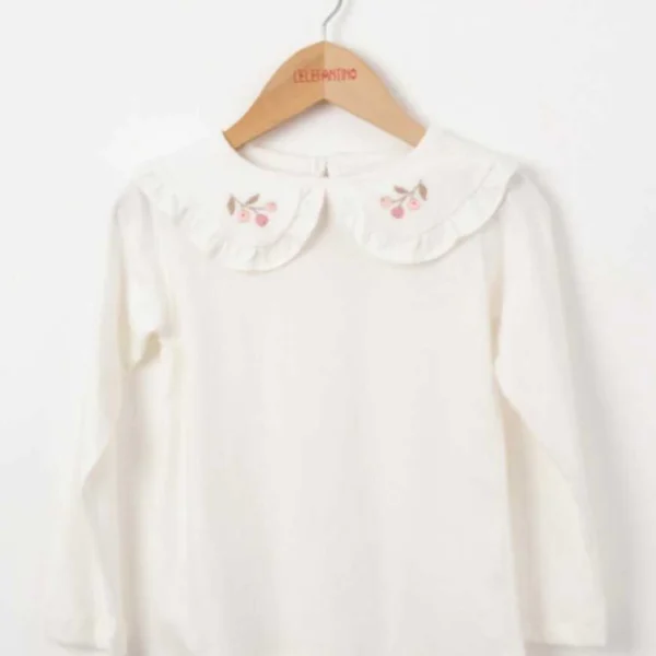 Remera cuello bordado natural #5016