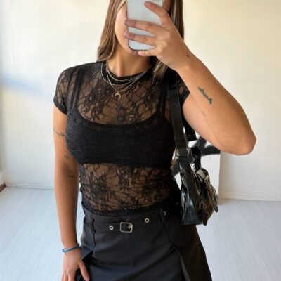 Remera de encaje manga corta