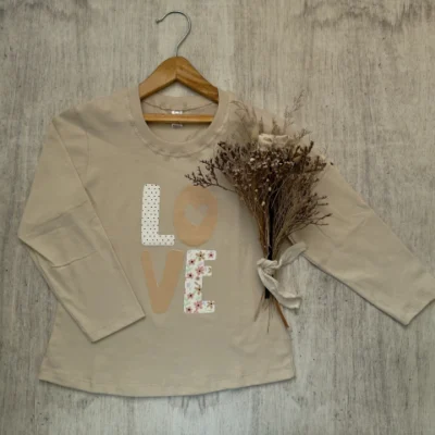 REMERA LOVE BEIGE — Oli Baby, Bahía Blanca