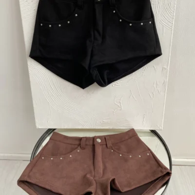 Short gamuzado tachas (2 colores) — Cattley Shoes, Bahía Blanca