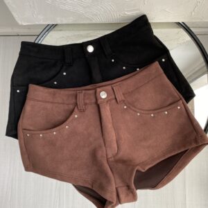 Short gamuzado tachas (2 colores) — Cattley Shoes, Bahía Blanca