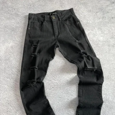 Jean Skinny Negro con Roturas - Estilo y Comodidad