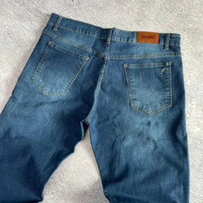 Jean Noir Ancho: Estilo y Comodidad Semi Elastizado