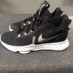 Nike Lebron Witness 5 — Zapas Bahía, Bahía Blanca