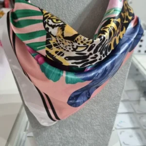 Pañuelo seda 4 — Anacletta Accesorios, Bahía Blanca