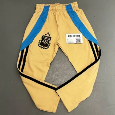 Pantalón AFA niño beige — Upsport Bahía, Bahía Blanca