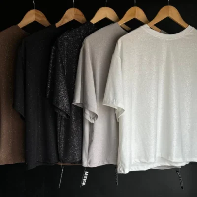 REMERA SHELBI OVER BRILLOS