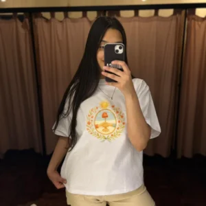 REMERA ESCUDO ESTAMPA BLANCA