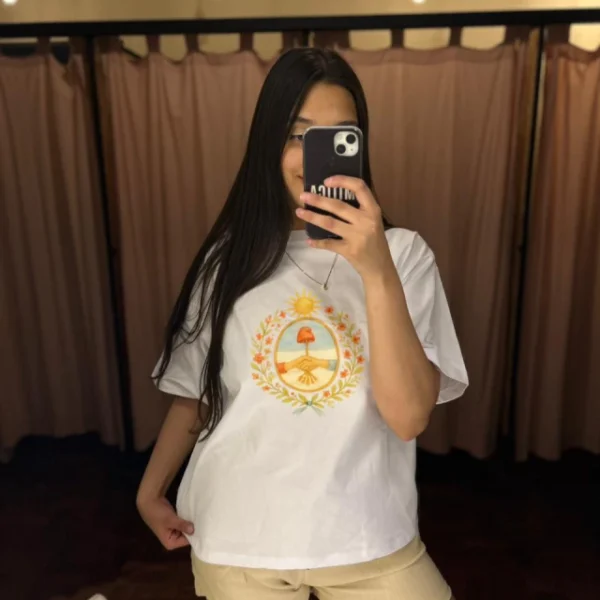 REMERA ESCUDO ESTAMPA BLANCA