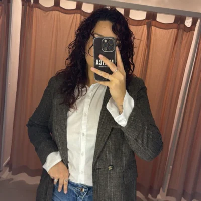 BLAZER FRASER // CAMISETA ELIANA // PANTALON SIENNA — Mitica Showroom, Bahía Blanca
