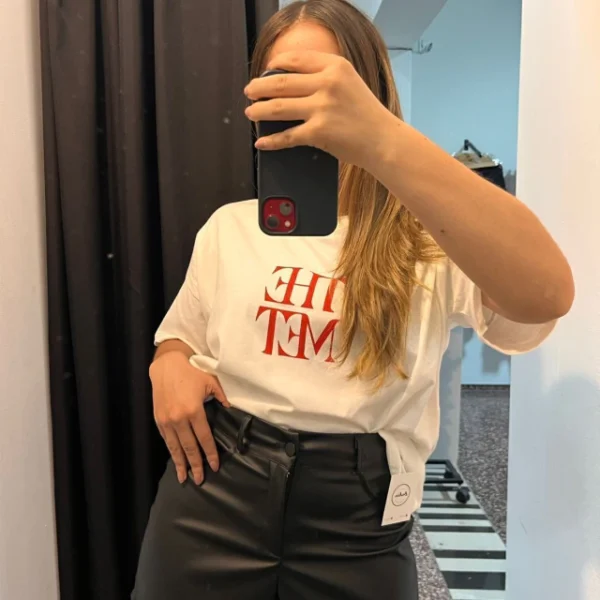 REMERA THE MET