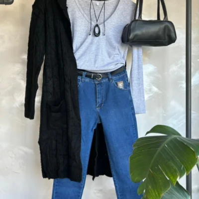 SACO GERAS // CAMISETA ANTONELA // CHUPIN MADIE — Mitica Showroom, Bahía Blanca