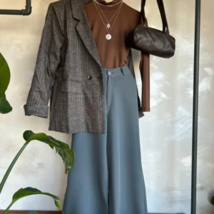 BLAZER FRASER // CAMISETA ELIANA // PANTALON SIENNA — Mitica Showroom, Bahía Blanca