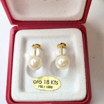 PAR DE AROS MAJORICA RETRO SIN USO — Joyería Debernardi, Bahía Blanca
