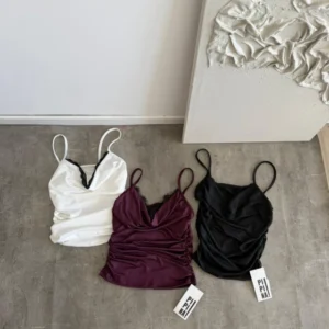 Top Adriana Puntilla — Pipina Showroom, Bahía Blanca