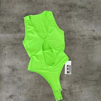 Body Fluo 11 — Pipina Showroom, Bahía Blanca