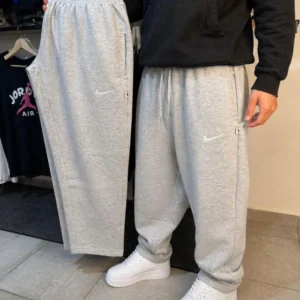 Baggy friza unisex bordado — AURA SHOES, Bahía Blanca