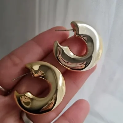 Aros chuncky dona dorada — Anacletta Accesorios, Bahía Blanca