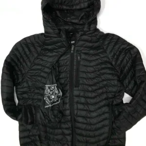CAMPERA NEGRA BASICA — FAK Indumentaria, Bahía Blanca