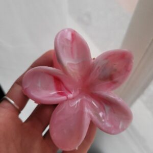 Broche Hawaii rosa - grande — Anacletta Accesorios, Bahía Blanca