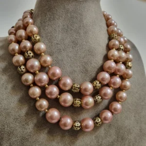 COLLAR DE 3 VUELTA RETRO PERLAS ROSAS — Joyería Debernardi, Bahía Blanca