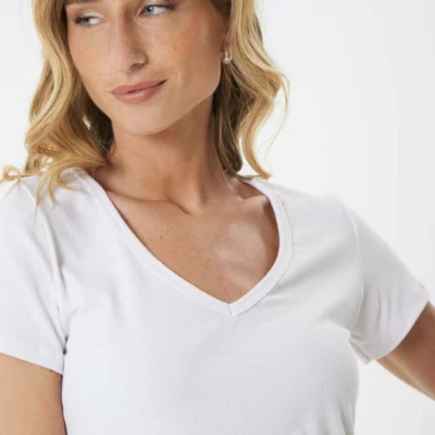 REMERA FELINE — Mitica Showroom, Bahía Blanca