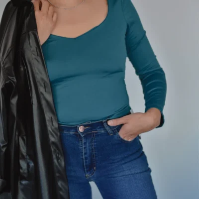 Remera Giulan — Casa Blanca Showroom, Bahía Blanca