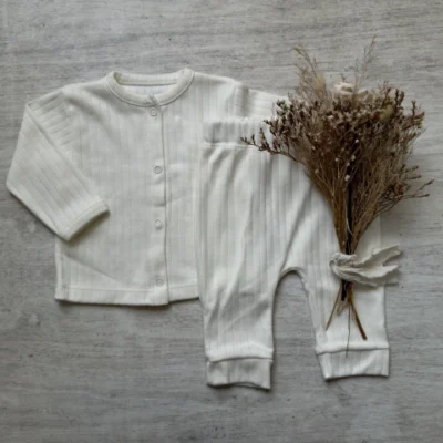 CONJUNTO CAMPERA + BABUCHA ACANALADO NATURAL — Oli Baby, Bahía Blanca