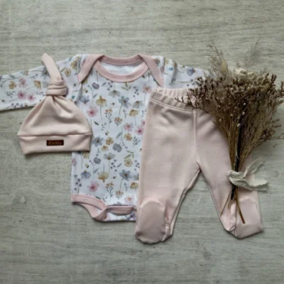 AJUAR 3 PIEZAS FLOREADO ROSA — Oli Baby, Bahía Blanca