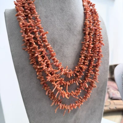 COLLAR TORZADO MIL VUELTAS PERLAS NATURALES GRISES — Joyería Debernardi, Bahía Blanca