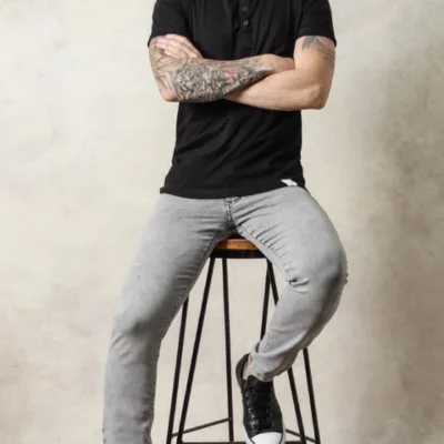 Remera con botones cómoda y moderna - Versátil y suave — NO-END Bahia, Bahía Blanca