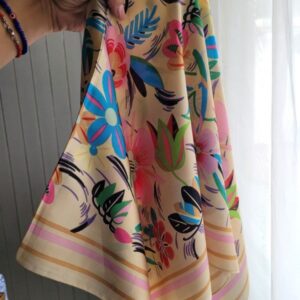 Pañuelo cuadrado Carol 70x70 — Anacletta Accesorios, Bahía Blanca
