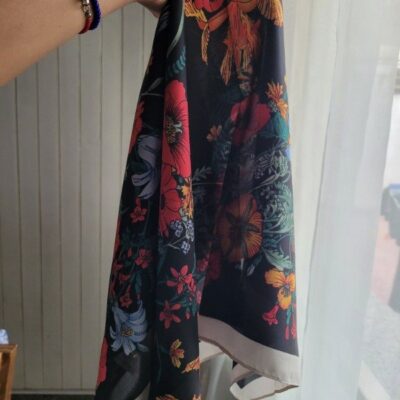Pañuelo cuadrado Orquídea 70x70 — Anacletta Accesorios, Bahía Blanca