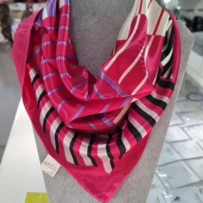 Pañuelo seda fucsia — Anacletta Accesorios, Bahía Blanca