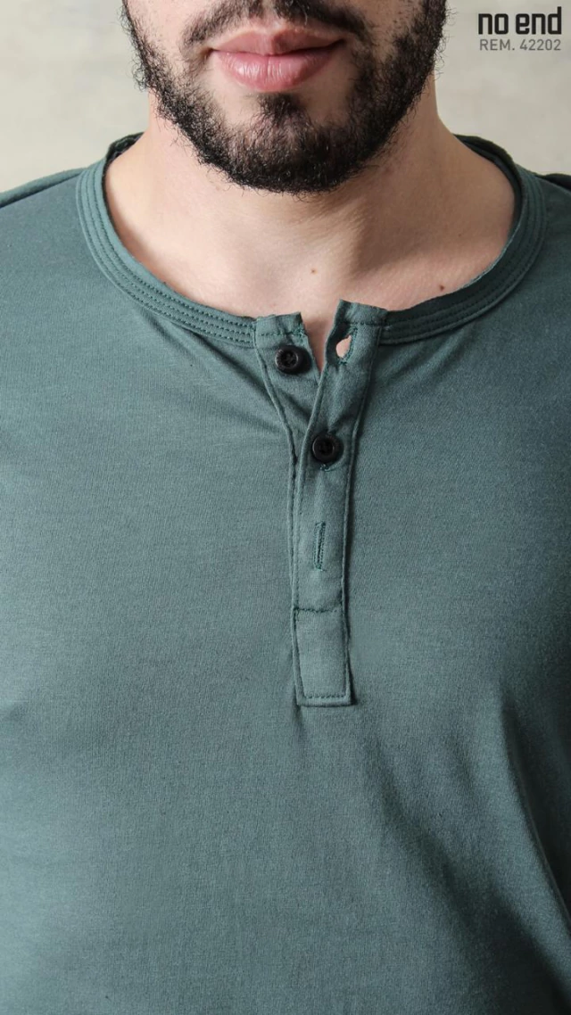 verde-a06b773632963924ee17674720318937-640-0.webp Remera con botones cómoda y moderna - Versátil y suave — NO-END Bahia, Bahía Blanca