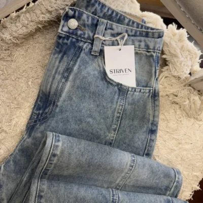 JEAN KATHY SILKA — Mitica Showroom, Bahía Blanca