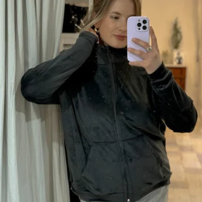 Buzo Esme — Casa Blanca Showroom, Bahía Blanca