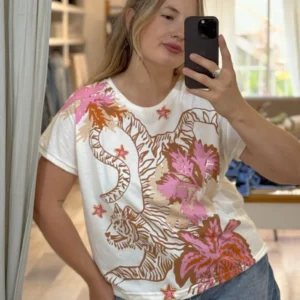 Remera Summernight — Casa Blanca Showroom, Bahía Blanca